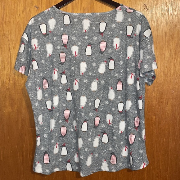 •ENJOYNIGHT•GRAY PENGUIN PRINT WINTERTIME ROUND NECK SHORT SLEEVE TOP XL EUC - Picture 6 of 10
